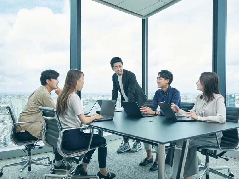 2023-Japan-Leverages-Group_Photo